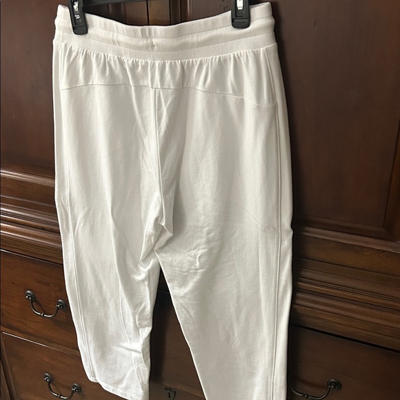 Talbots White Jogger Capri Pants/NWT - Picture 3 of 7